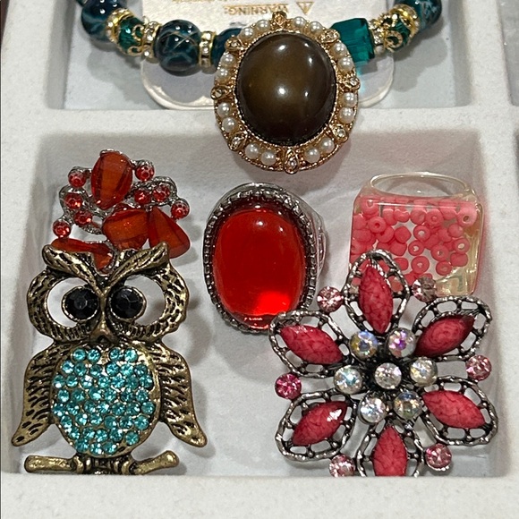 Saturday Colorful Earring & Rings Collection - Picture 3 of 6